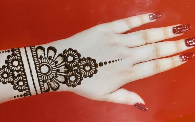 Simple:vvxe4nkg-ym= Mehendi Design